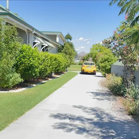 Area51 Warwick Villa Exterior photo